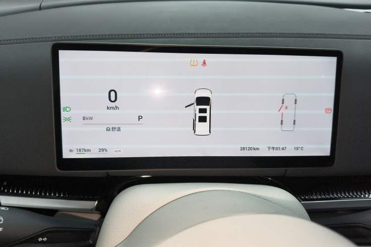 Used VOYAH Dream 2025 EV Four-Wheel Drive Flagship Kunpeng Edition
