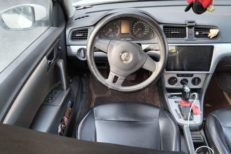 Used Volkswagen Lavida 2013 Revised Classic 1.6L Automatic Fashion Edition