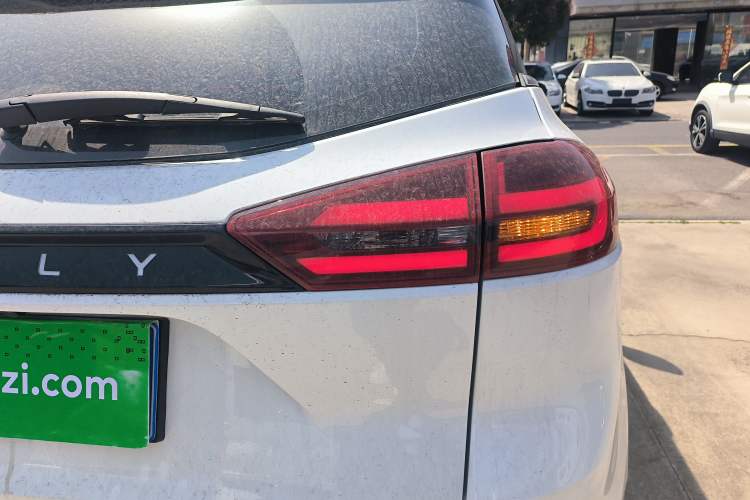 Used Geely Auto Emgrand X7 Sport 2022 1.8TD DCT Zhiya Trim Right Rear Taillight