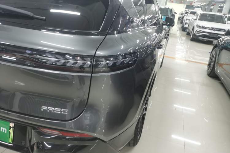 Used VOYAH FREE 2025 318 318 km Rear-Drive Touring Edition