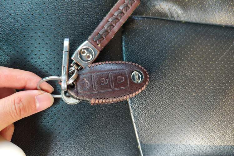 Used Nissan Sylphy 2019 1.6XV CVT Smart Connect Luxury Edition China VI Standard Vehicle Key