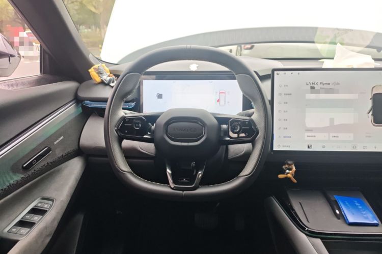 Used Lynk & Co 08 EM-P 2025 120km Long-Range Pro