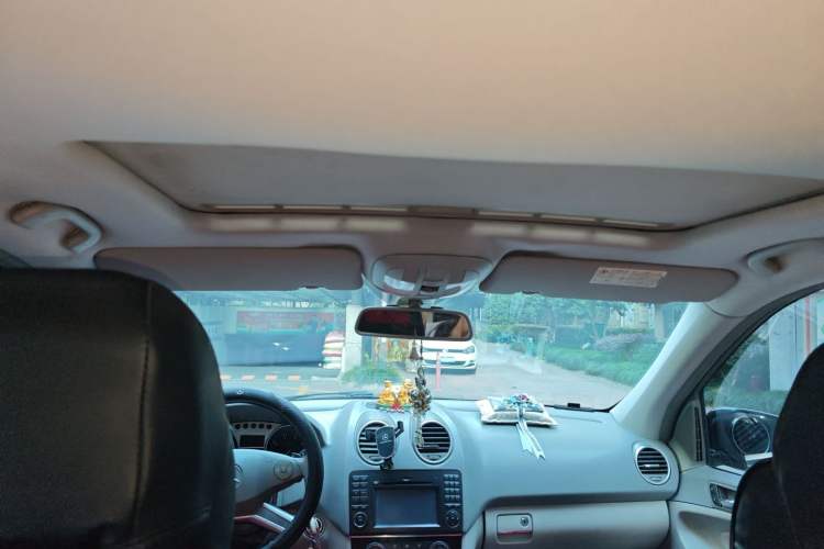 Used Mercedes-Benz M-Class 2010 ML 300 4MATIC
