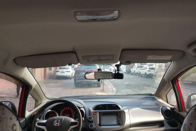 Used Honda Fit 2011 1.3L automatic comfort version
