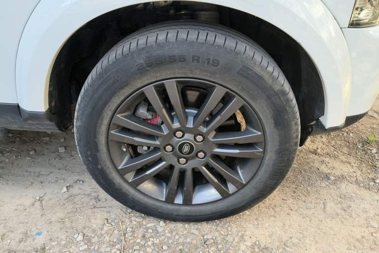 Used Land Rover Discovery 2016 3.0 SC Obsidian Black Heritage Edition HSE