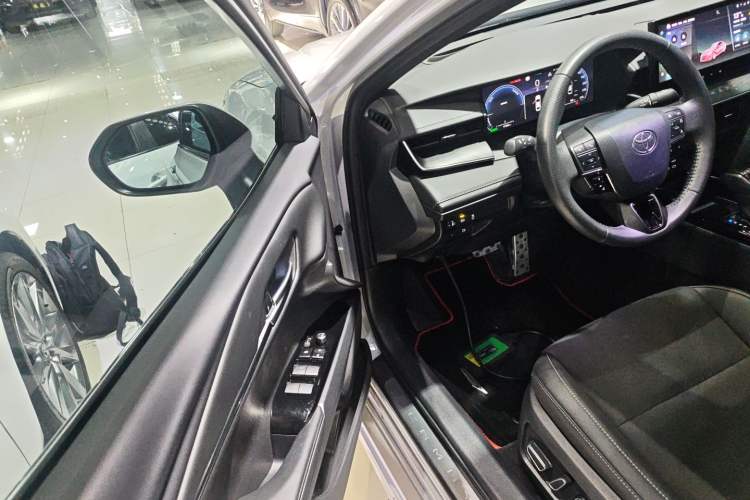 Used Toyota Camry 2024 Dual-Motor 2.0HS Sport Edition