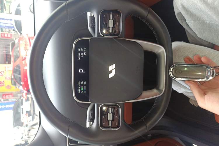 Used Li Auto L8 2023 Pro Model
