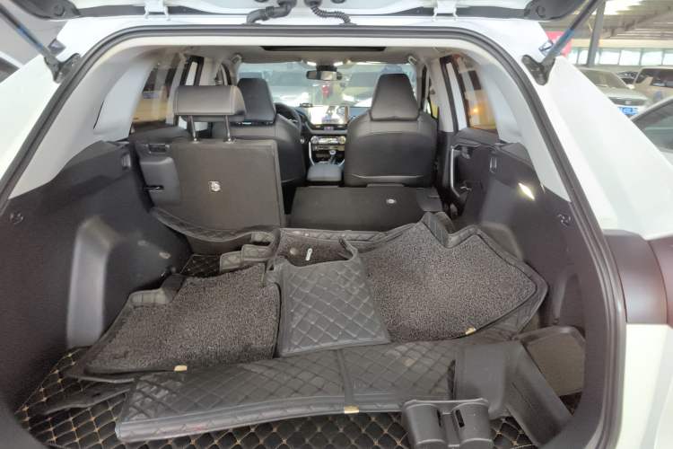 Used Toyota Wildlander 2023 Dual-Motor 2.5L E-CVT Two-Wheel Drive Luxury PLUS Edition