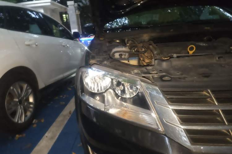 Used Volkswagen Lavida 2013 1.4TSI DSG Comfort Edition Right Front Headlight