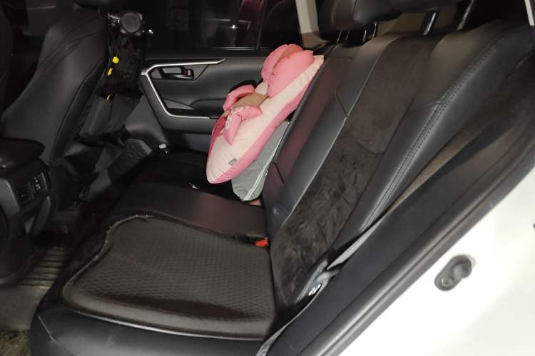 Used Toyota Wildlander 2024 2.0L CVT Two-Wheel Drive Leading Edition