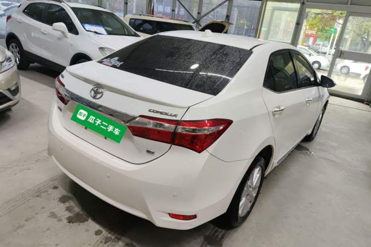 Used Toyota Corolla 2014 1.6L CVT GL-i Rear Right 45 Deg