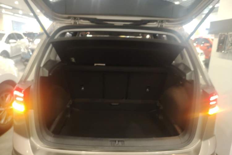 Used Volkswagen Golf Sportsvan 2016 230TSI Automatic Trend Edition Trunk