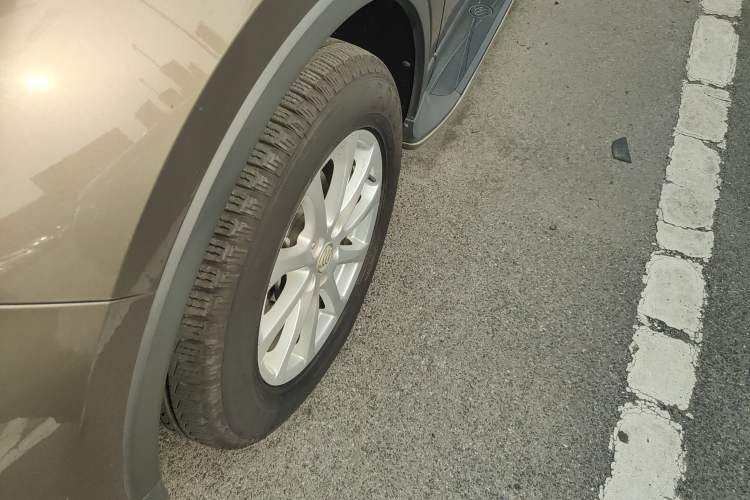 Used Buick Envision 2016 20T Two-Wheel-Drive Elite Model Exterior 4