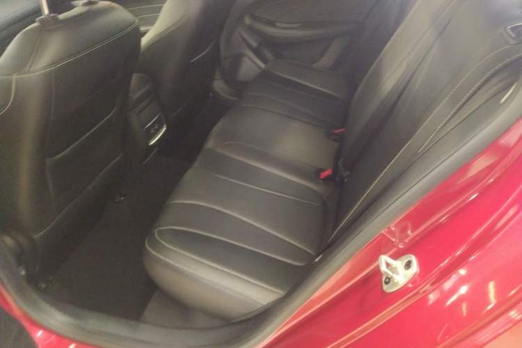 Used Roewe i5 2020 1.5L Automatic 4G Connect Luxury Flagship Edition