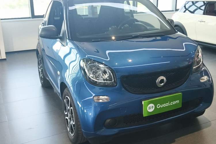 Used smart fortwo 2019 0.9T 66kW Hardtop Wind Power Edition China VI
