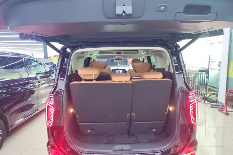 Used Hongqi HQ9 PHEV 2024 2.0T Four-Wheel Drive Business Edition Trunk