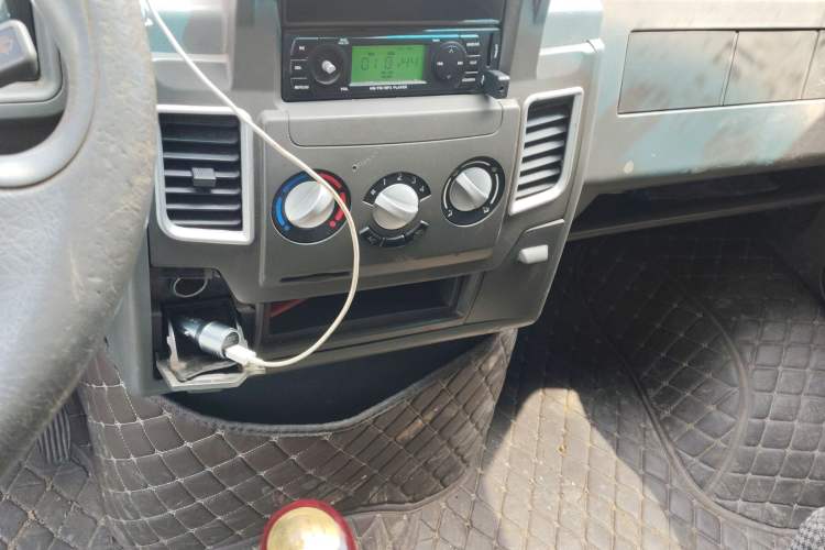 Used Iveco Daily 2012 2.5T-A35 Logistics Version 1 Mid-Roof
