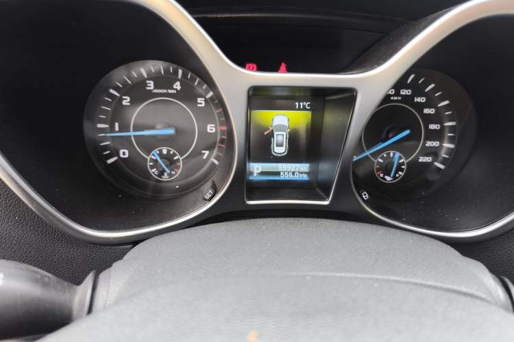 Used JMC Yusheng S330 2016 1.5L GTDi Automatic Two-Wheel Drive Prestige Edition Odometer Close Up