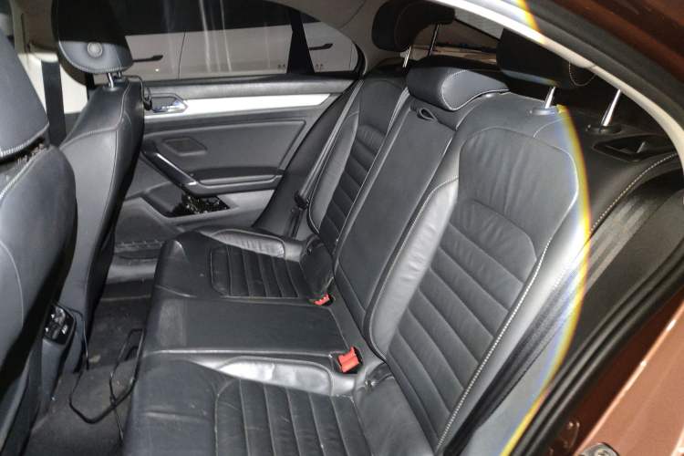 Used Volkswagen Lamando 2017 280TSI DSG Comfort Edition Left Rear Seat