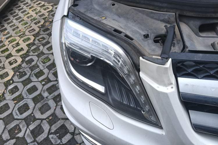 Used Mercedes-Benz GLK-Class 2015 GLK 300 4MATIC Fashion Edition Ultimate Version Right Front Headlight