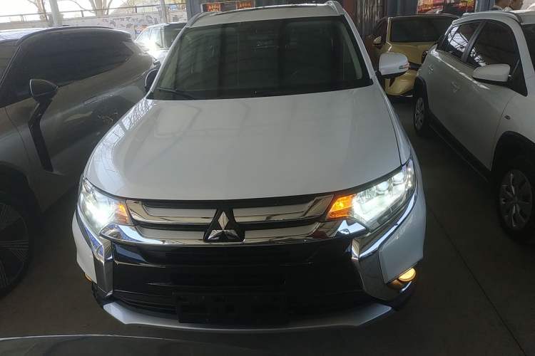 Used Mitsubishi Outlander 2018 2.4L 4x4 Elite Edition 5 Seats
