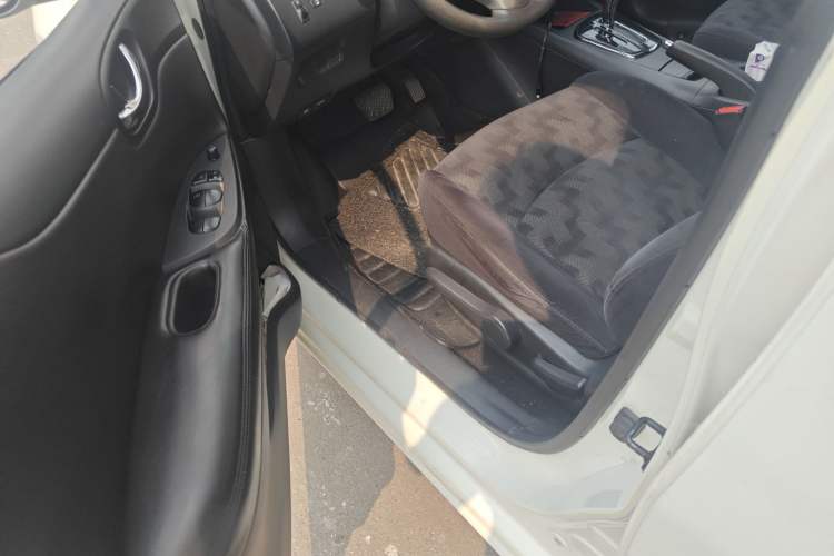 Used Nissan Tiida 2011 1.6L CVT Comfort Model Driver Seat