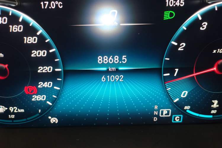 Used Mercedes-Benz GLC 2021 GLC 260 L 4MATIC Dynamic Edition Odometer Close Up