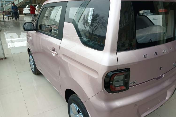 Used Geely Galaxy Panda 2024 Panda Mini 200km Endurance Bear