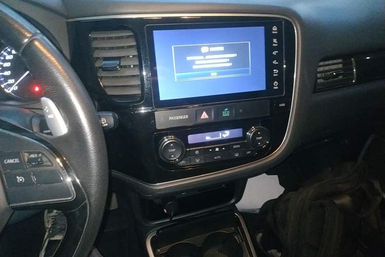 Used Mitsubishi Outlander 2018 2.4L 4x4 Luxury Edition 7-Seater