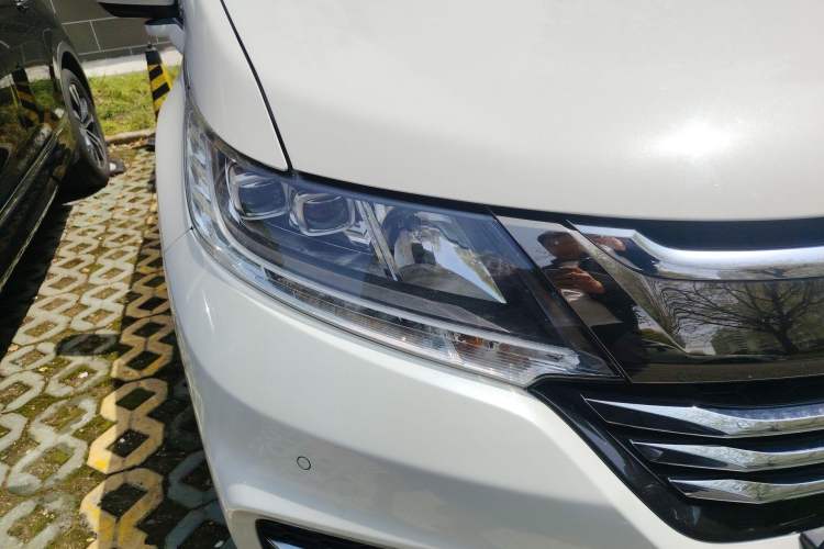 Used Honda Odyssey 2018 2.4L Luxury Edition Right Front Headlight