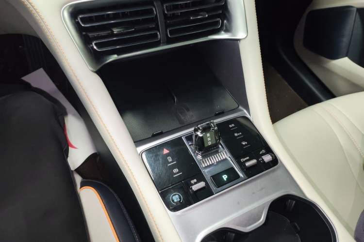 Used BYD Song PLUS New Energy 2023 Champion Edition EV 520KM Luxury Model Gear Lever