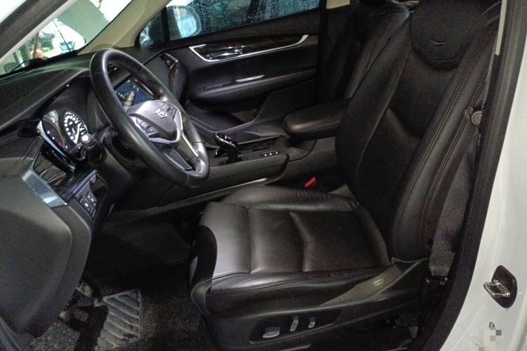 Used Cadillac XT5 2018 28T Four-Wheel Drive Luxury Model Left Front Seat