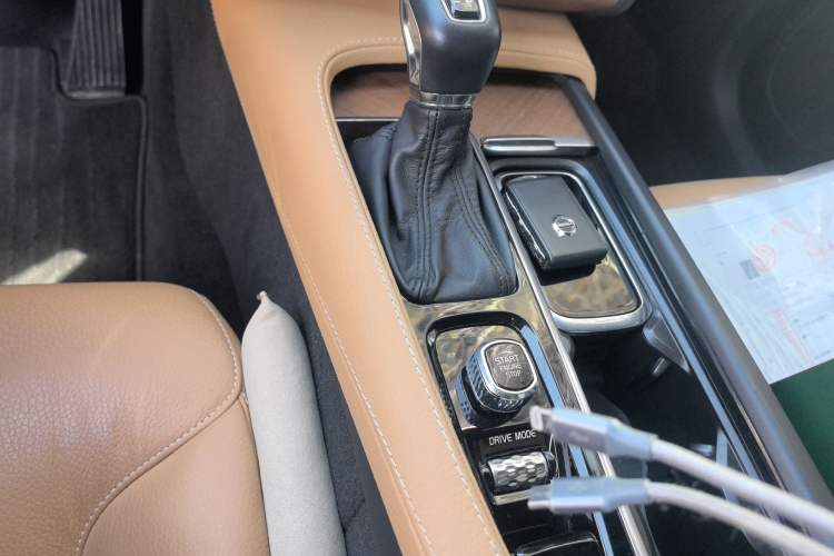 Used Volvo XC90 2019 T6 Zhiyi Edition 7-Seater China VI Standard
