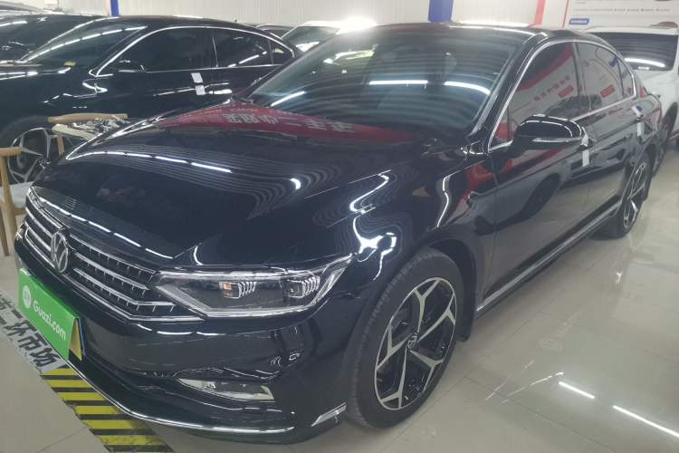 Used Volkswagen Magotan 2025 Zhongxiang Version 330TSI DSG Luxury Edition