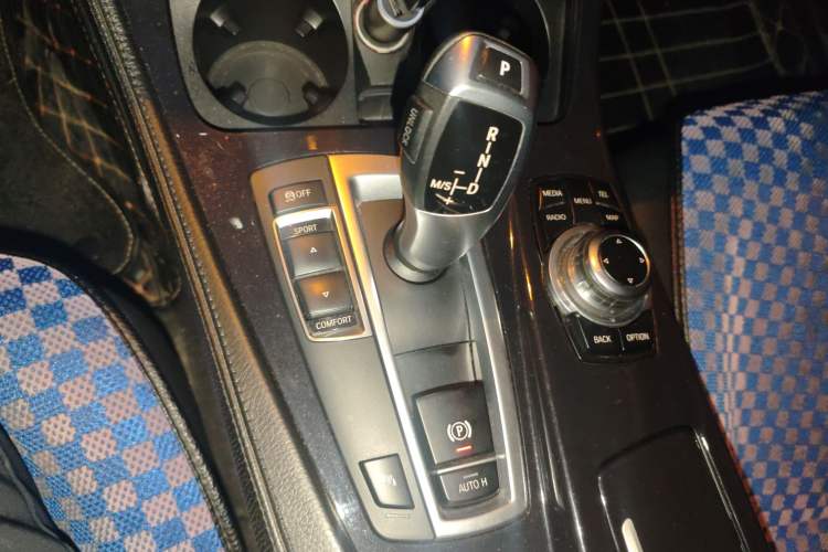 Used BMW 5 Series 2014 520Li Elegant Model
