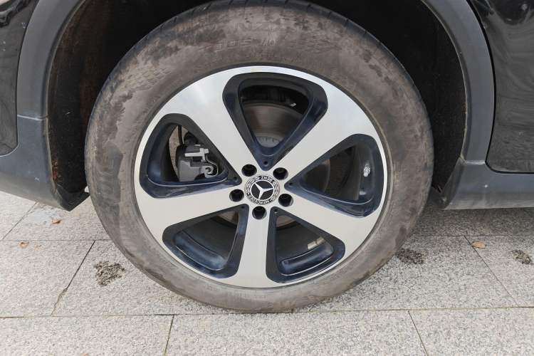 Used Mercedes-Benz GLC 2022 Facelifted GLC 260 L 4MATIC Dynamic Edition Right Rear Wheel Hub