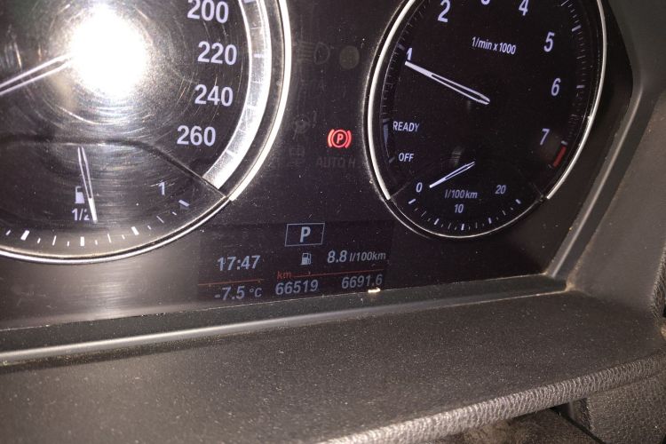 Used BMW X1 2018 sDrive18Li Fashion Model Odometer Close Up