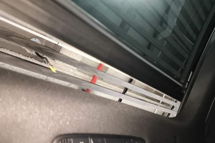 Used Mercedes-Benz GLC 2022 Refreshed GLC 300 L 4MATIC Dynamic Edition Headliner