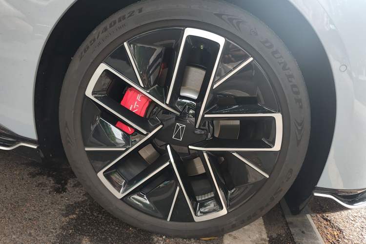 Used Avatr 12 2024 650 Three-Laser Four-Wheel Drive Performance Edition
