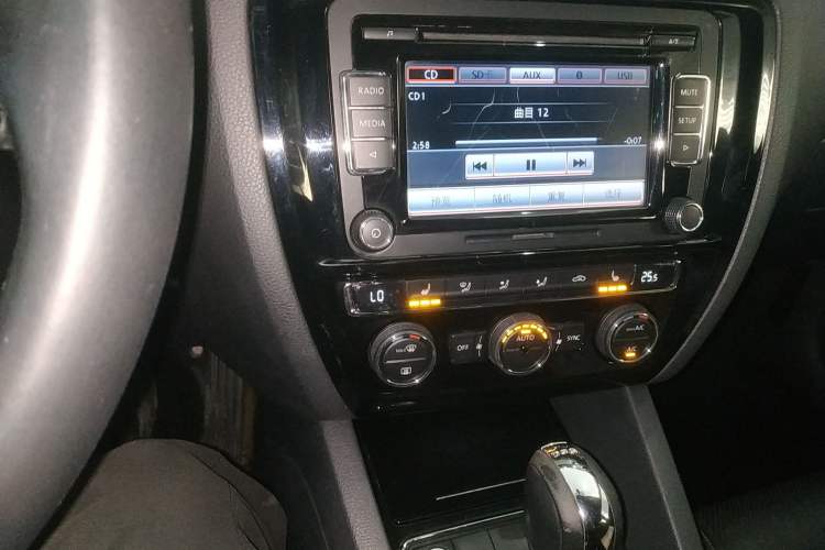 Used Volkswagen Sagitar 2015 230TSI Automatic Luxury Model