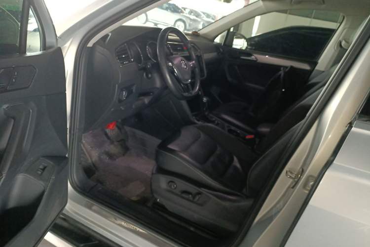 Used Volkswagen Tiguan L 2019 330TSI Automatic Two-Wheel Drive Smart Luxury Version China VI Standard