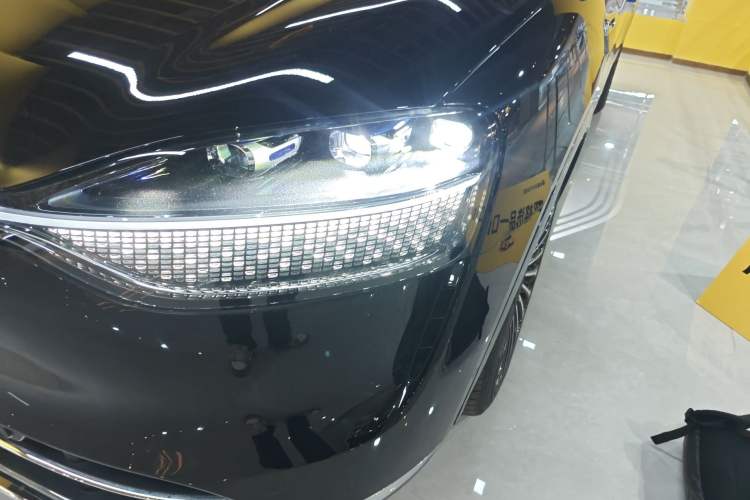 Used Hima AITO M9 2025 Extended-Range Ultra Version 52 kWh 6-Seater Left Front Headlight