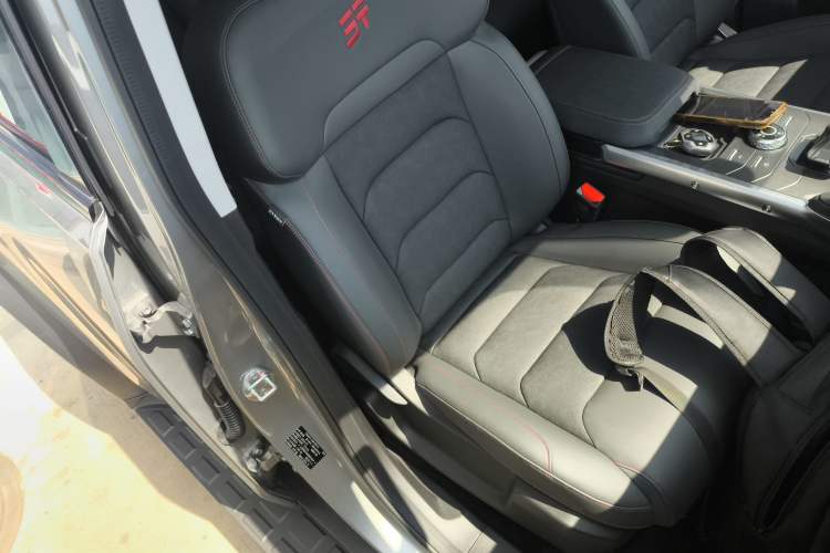 Used JETOUR Traveler 2023 1.5T Two-Wheel Drive Discovery PRO Right Front Seat