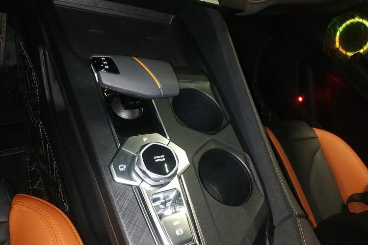 Used Changan UNI-V 2024 1.5T Prestige Sport Edition
