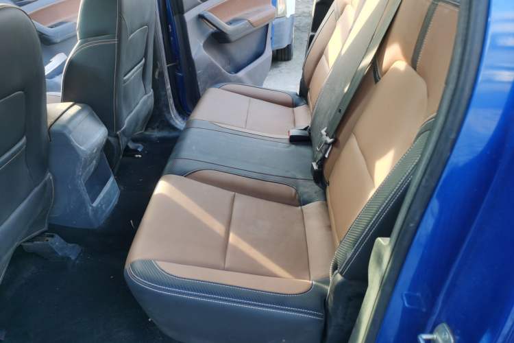 Used SAIC MAXUS T70 2020 2.0T Diesel Manual Two-Wheel Drive Australian Version with Long Bed and High Ground Clearance