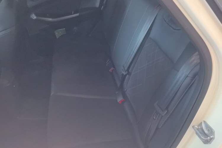 Used Ford Escort 2019 Revised Version 1.5L Automatic Enjoyment Type China VI Standard Left Rear Seat