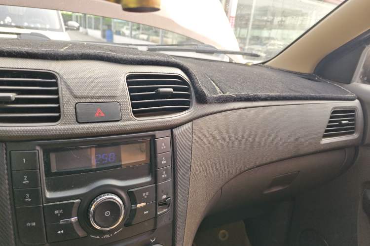 Used Wuling Hongguang 2014 1.5L S Standard Version
