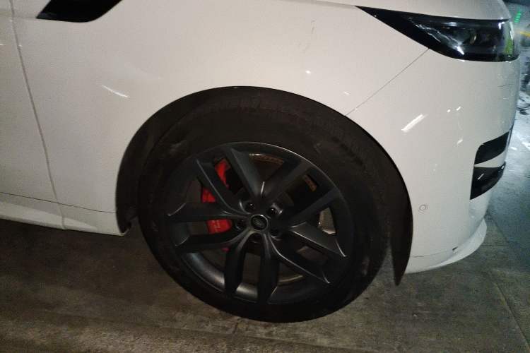 Used Land Rover Range Sport 2025 400 PS Dynamic SE Right Front Wheel Hub