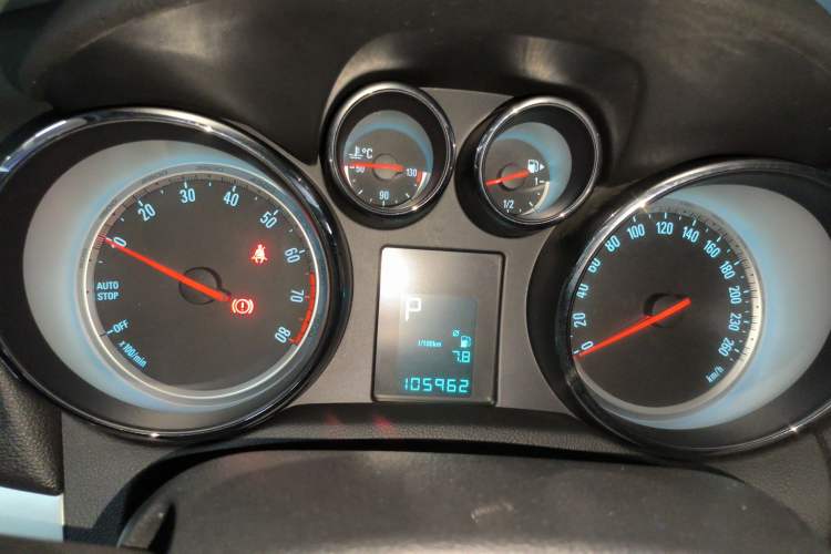 Used Buick Encore 2015 1.4T Automatic Two-Wheel Drive Urban Elite Version
