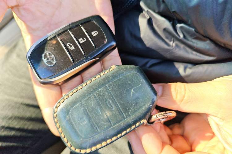 Used Toyota Land Cruiser 2012 4.6L Automatic VX-R
